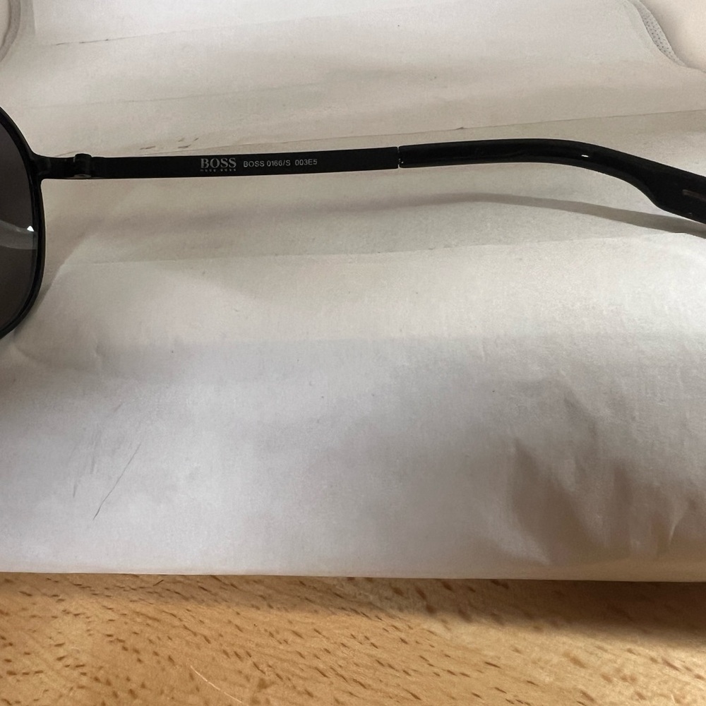 Hugo Boss sunglasses - Picture 3 of 4